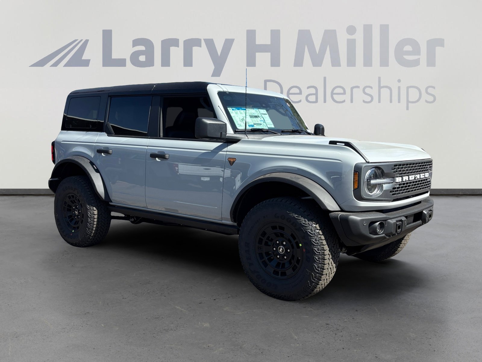 New 2026 Ford Bronco Badlands image 7