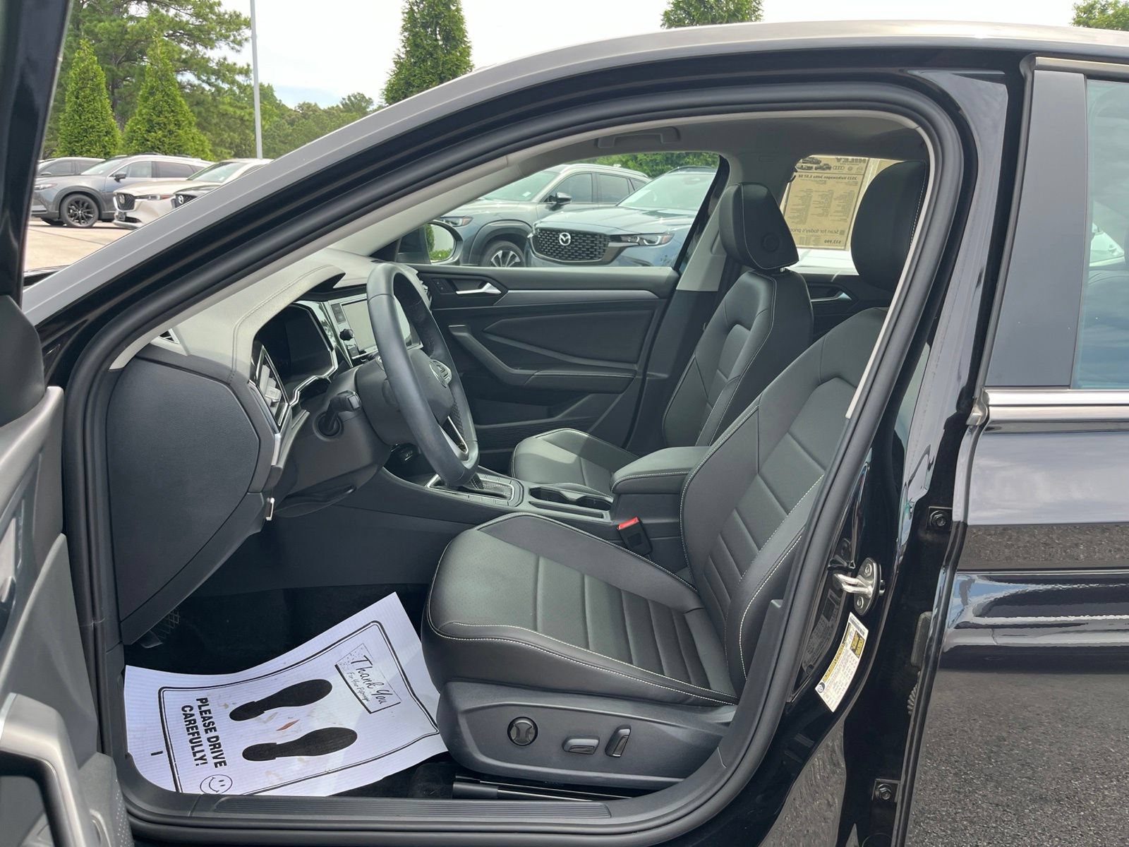 Used 2023 Volkswagen Jetta SE w/ Panoramic Sunroof Package FWD image 27