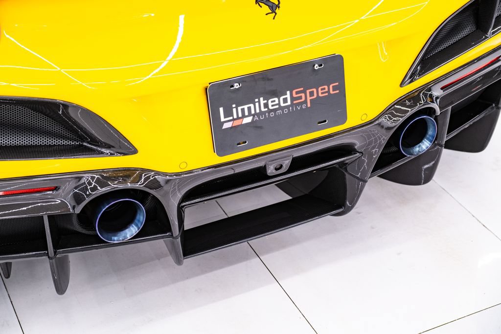 Used 2021 Ferrari F8 Tributo RWD image 33
