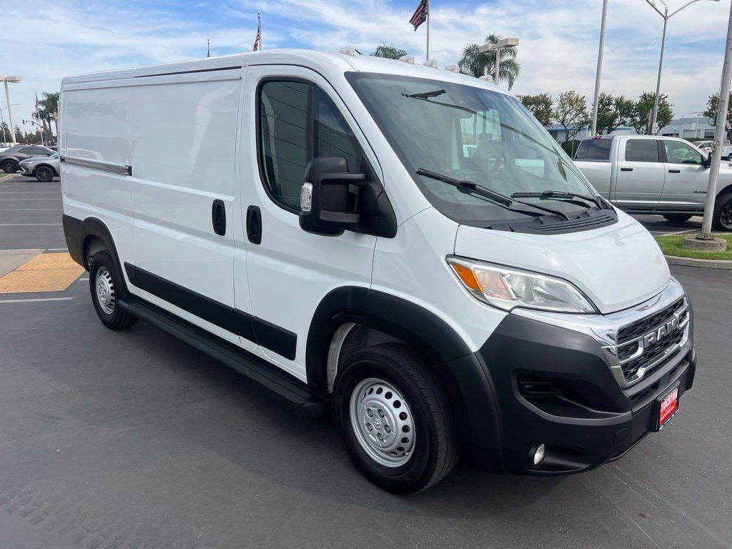 Used 2025 RAM ProMaster 2500 w/ U-Haul Equipment Group FWD image 8