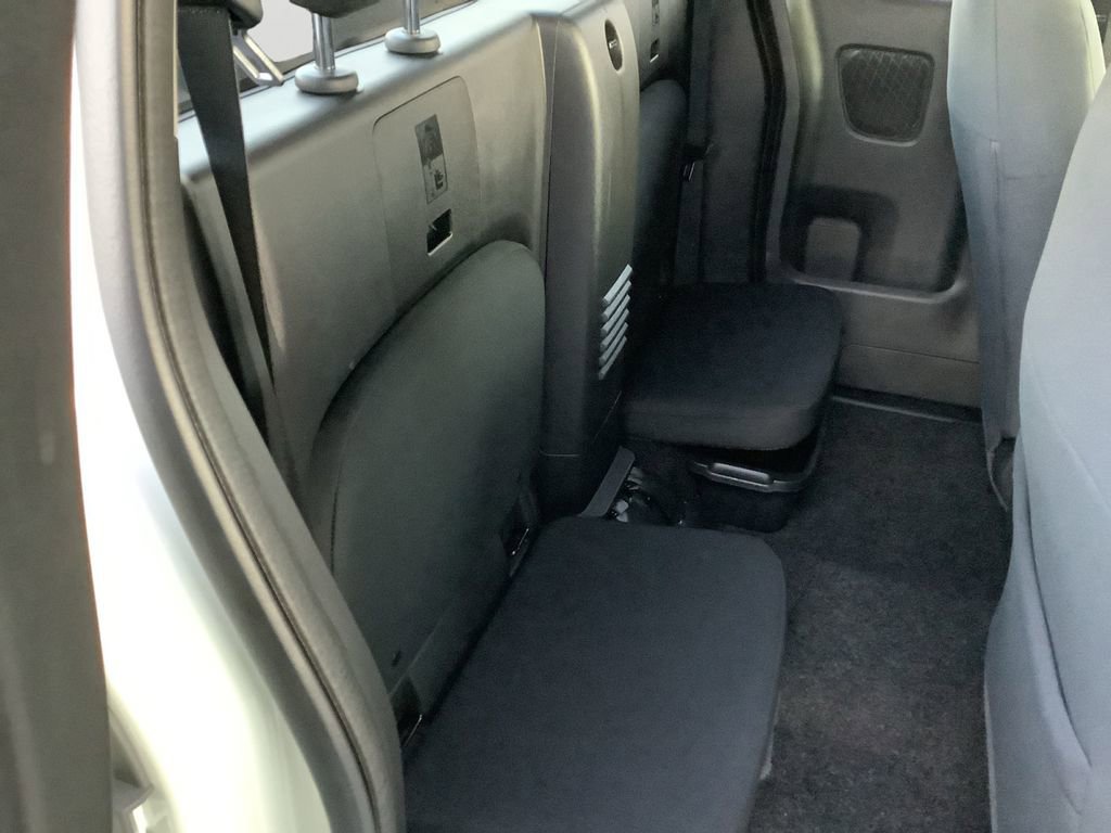 Used 2025 Nissan Frontier S image 13