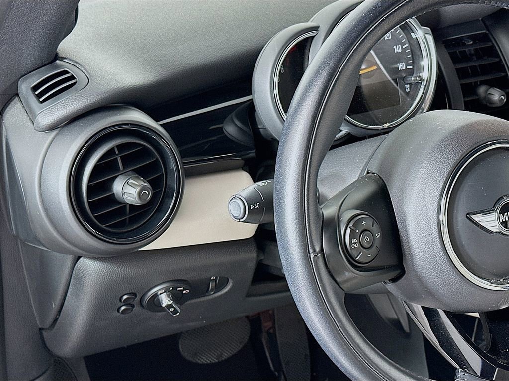 Used 2018 MINI Cooper Convertible image 11