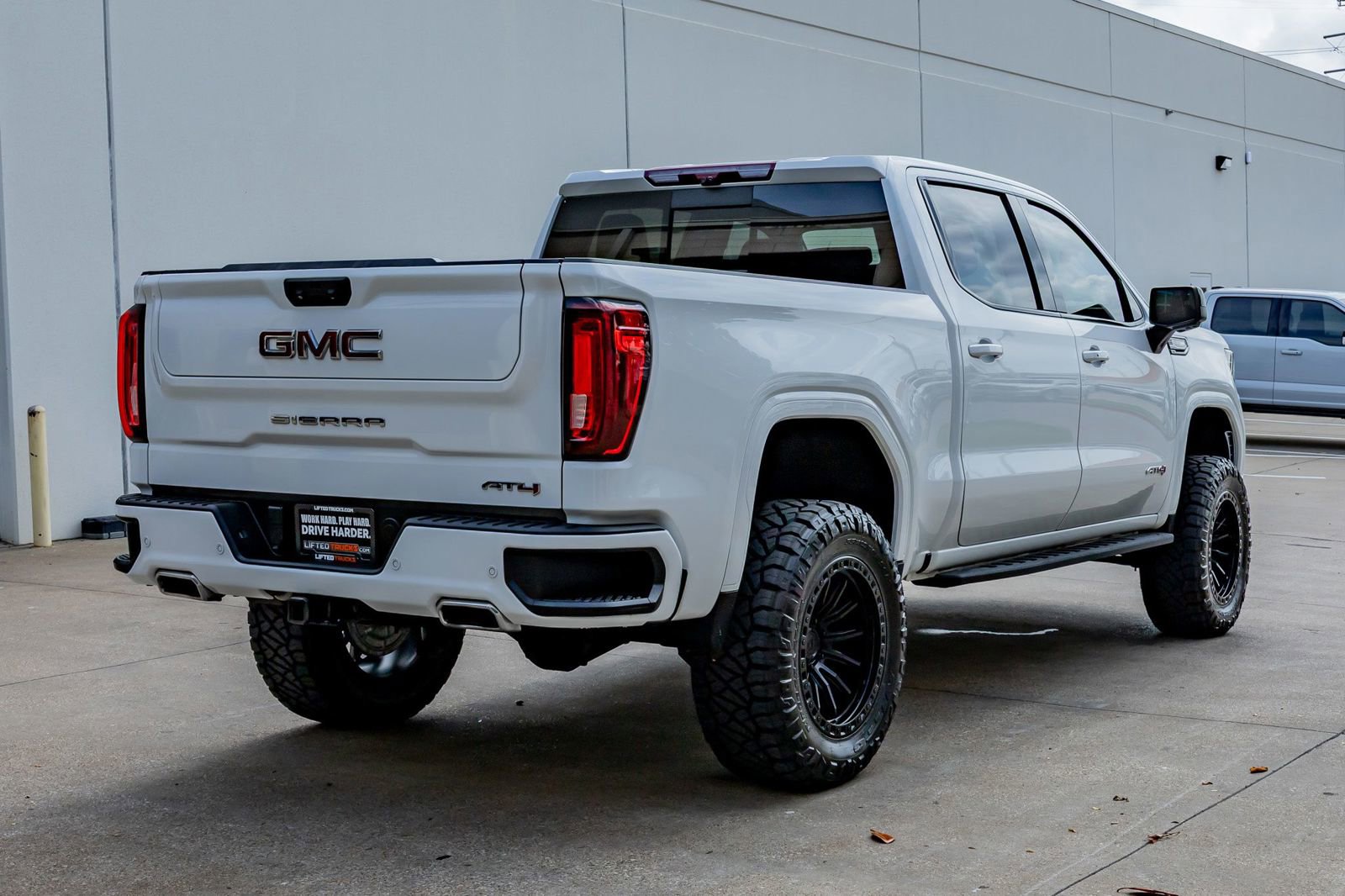 Used 2022 GMC Sierra 1500 AT4 w/ AT4 Premium Package AWD/4WD image 10