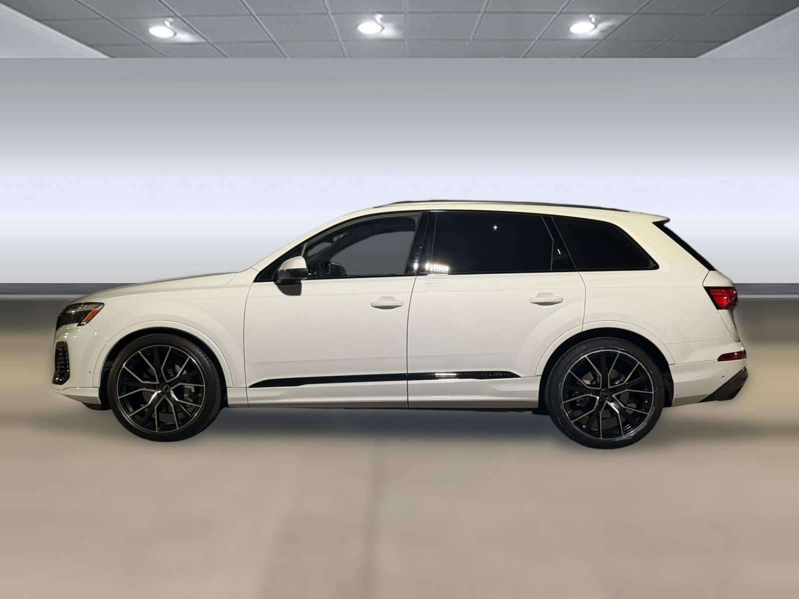 Used 2025 Audi Q7 3.0T Premium Plus w/ Premium Plus Package AWD/4WD image 2