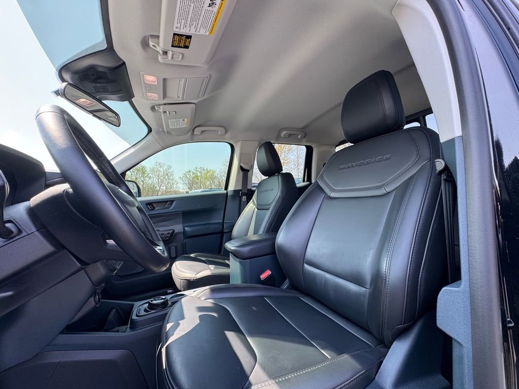 Used 2025 Ford Maverick Lariat w/ Black Appearance Package image 15