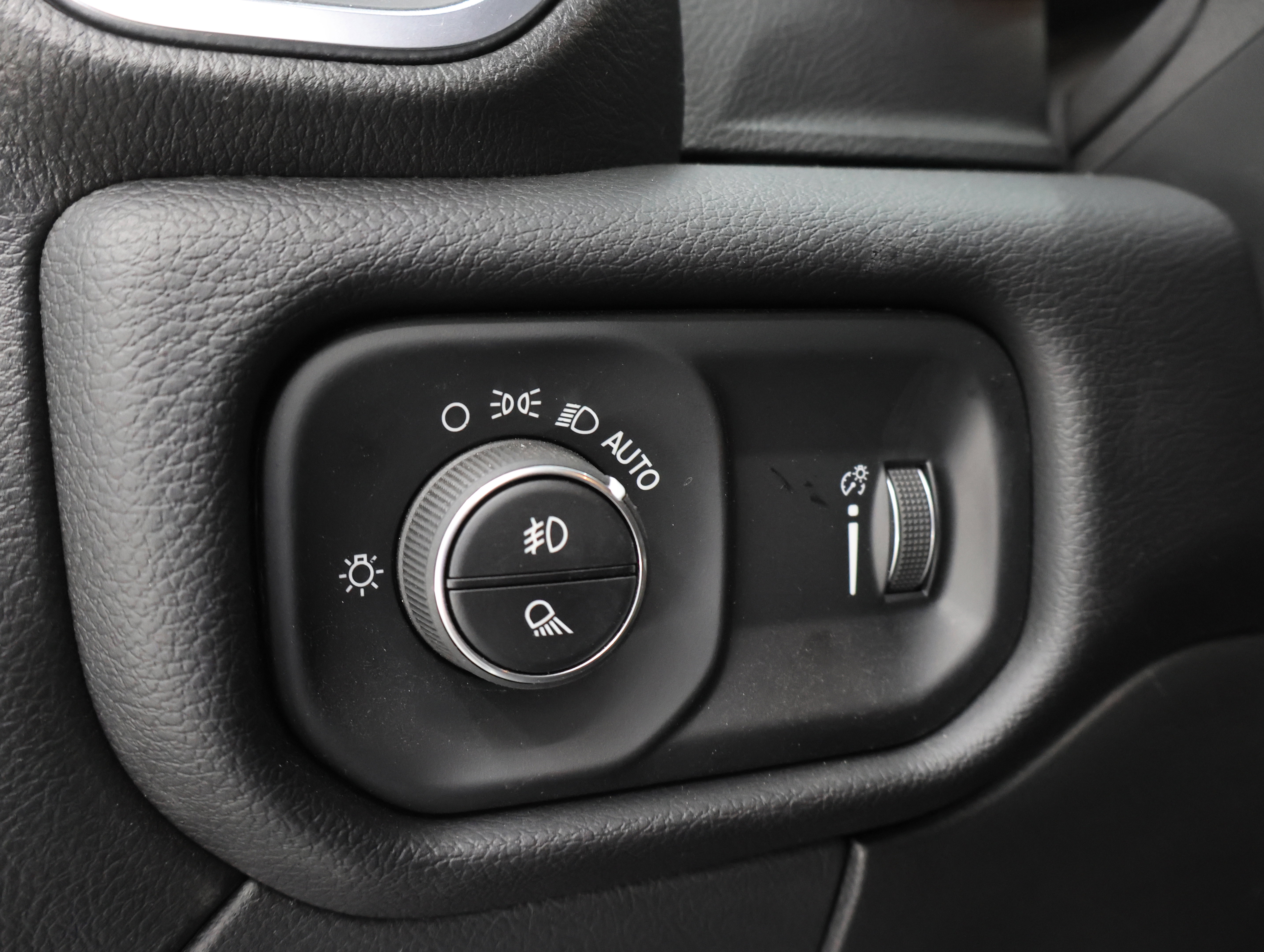 Used 2024 RAM 2500 Big Horn w/ Sport Appearance Package image 43