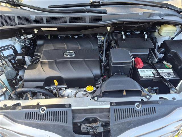 Used 2016 Toyota Sienna XLE Premium FWD image 22