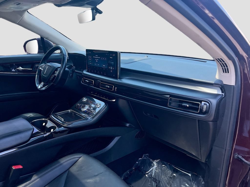 Used 2023 Lincoln Nautilus Reserve AWD/4WD image 30