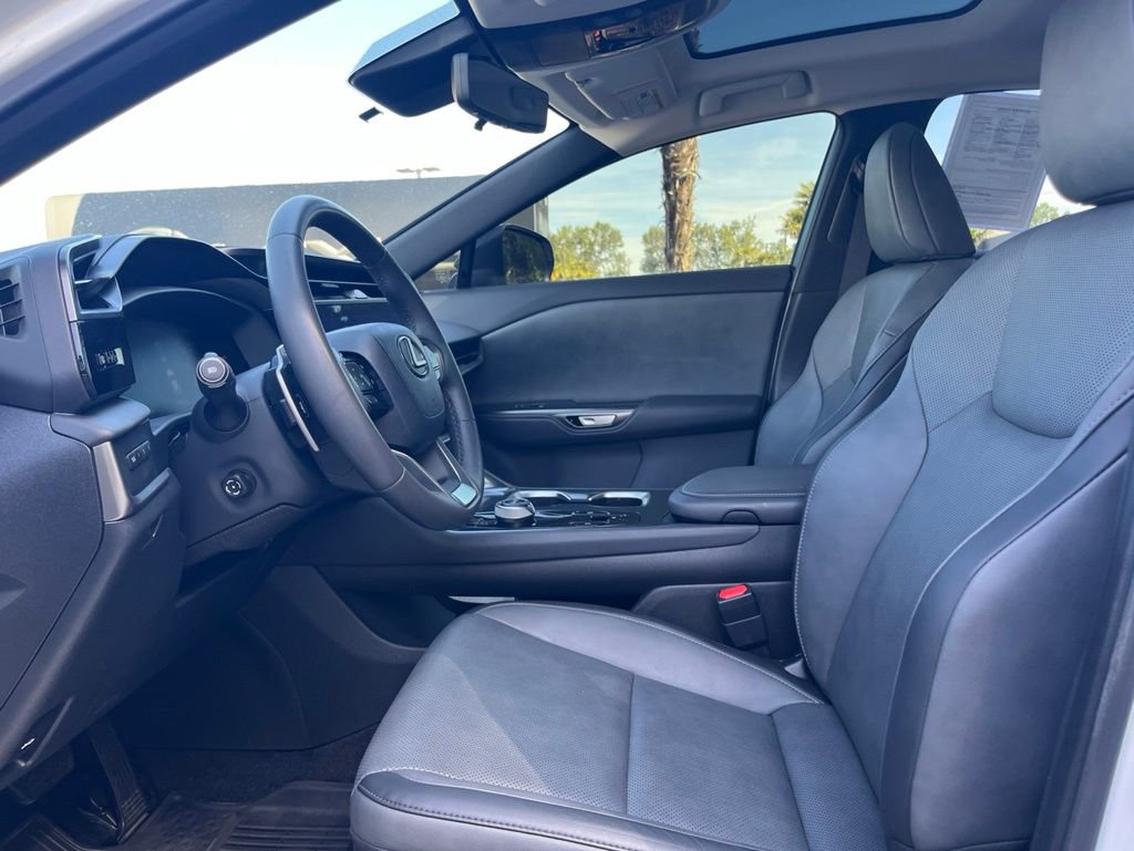 Certified 2023 Lexus RZ 450e Premium w/ Technology Package AWD/4WD image 4