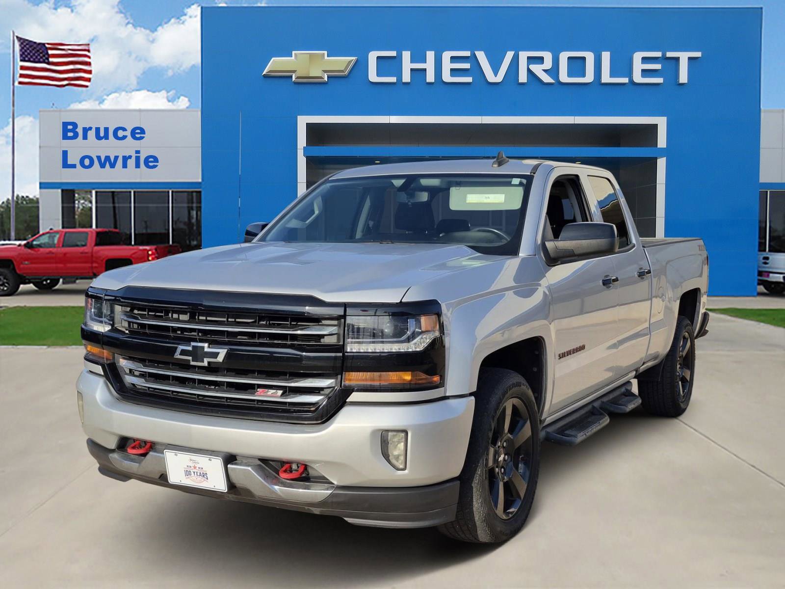 Used 2017 Chevrolet Silverado 1500 LT w/ Redline Edition AWD/4WD image 1