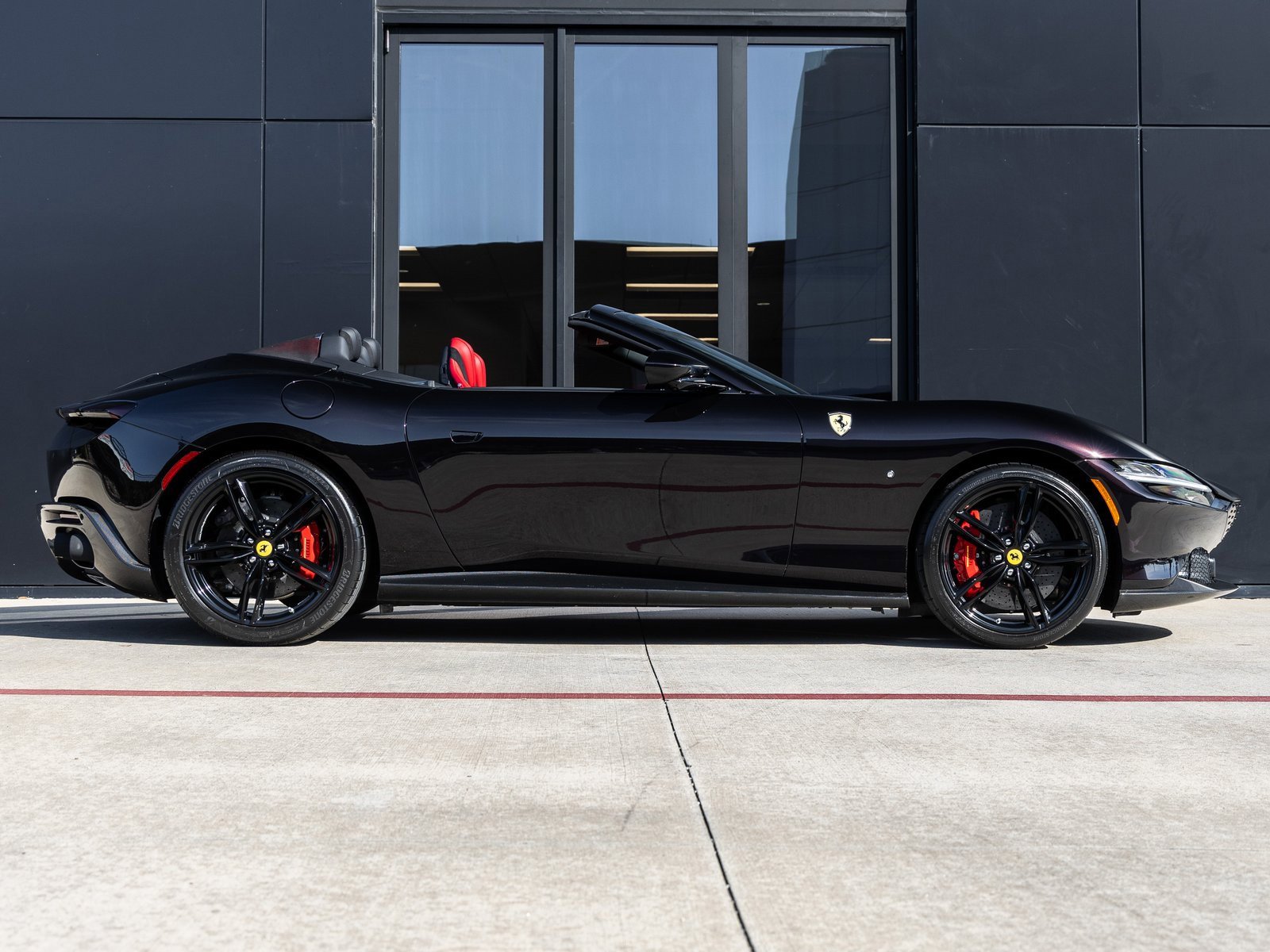 Used 2024 Ferrari Roma Spider image 11
