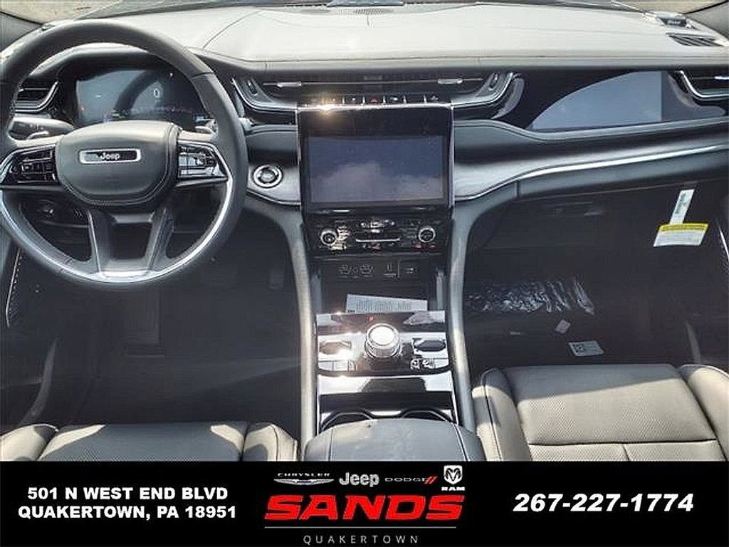New 2023 Jeep Grand Cherokee Overland w/ Luxury Tech Group IV AWD/4WD image 13