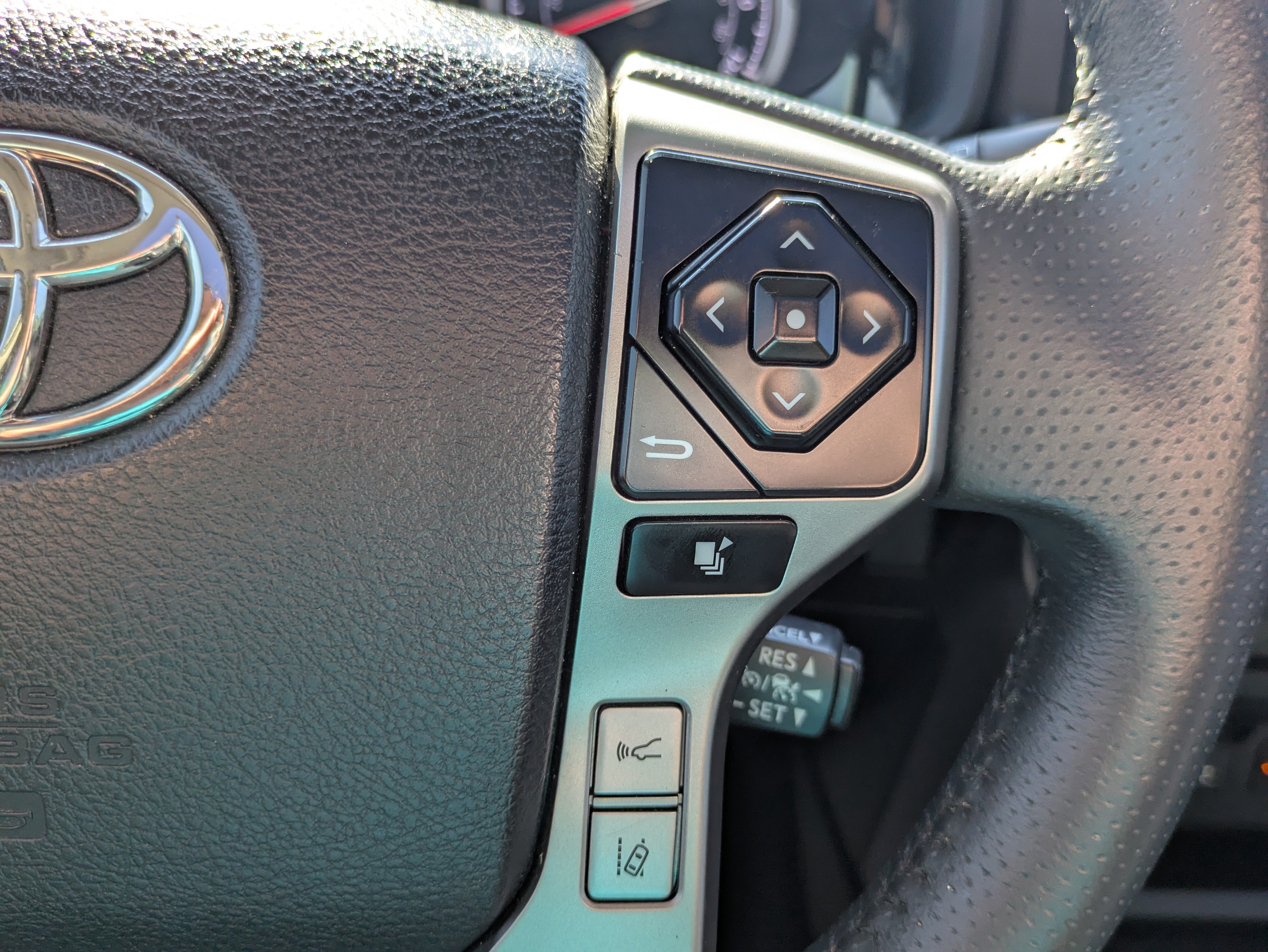 Used 2022 Toyota 4Runner Limited RWD image 22