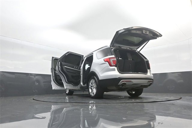 Certified 2017 Ford Explorer XLT w/ Equipment Group 201A image 41