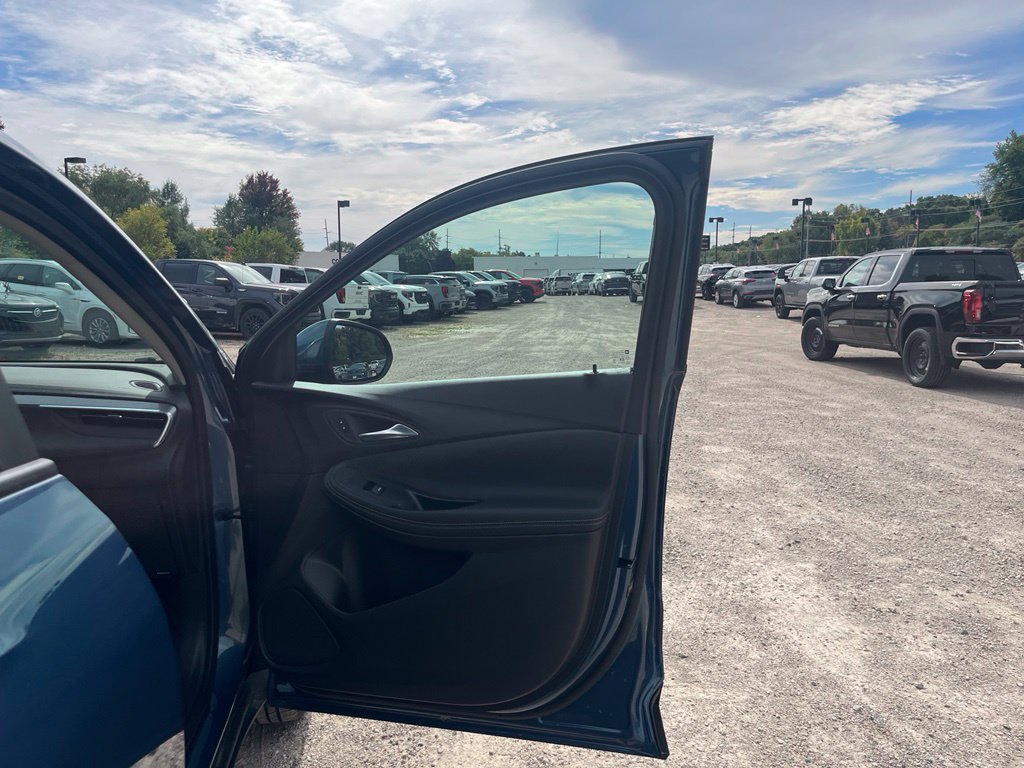 Used 2024 Buick Encore GX Preferred FWD image 33
