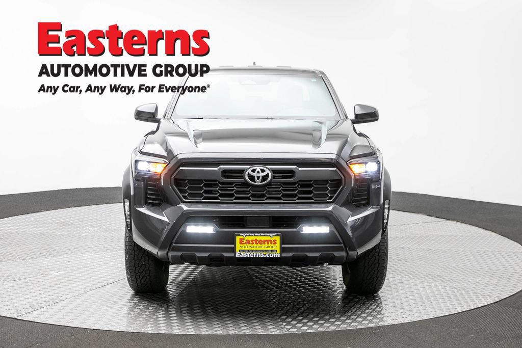 Used 2025 Toyota Tacoma TRD Off-Road AWD/4WD image 2