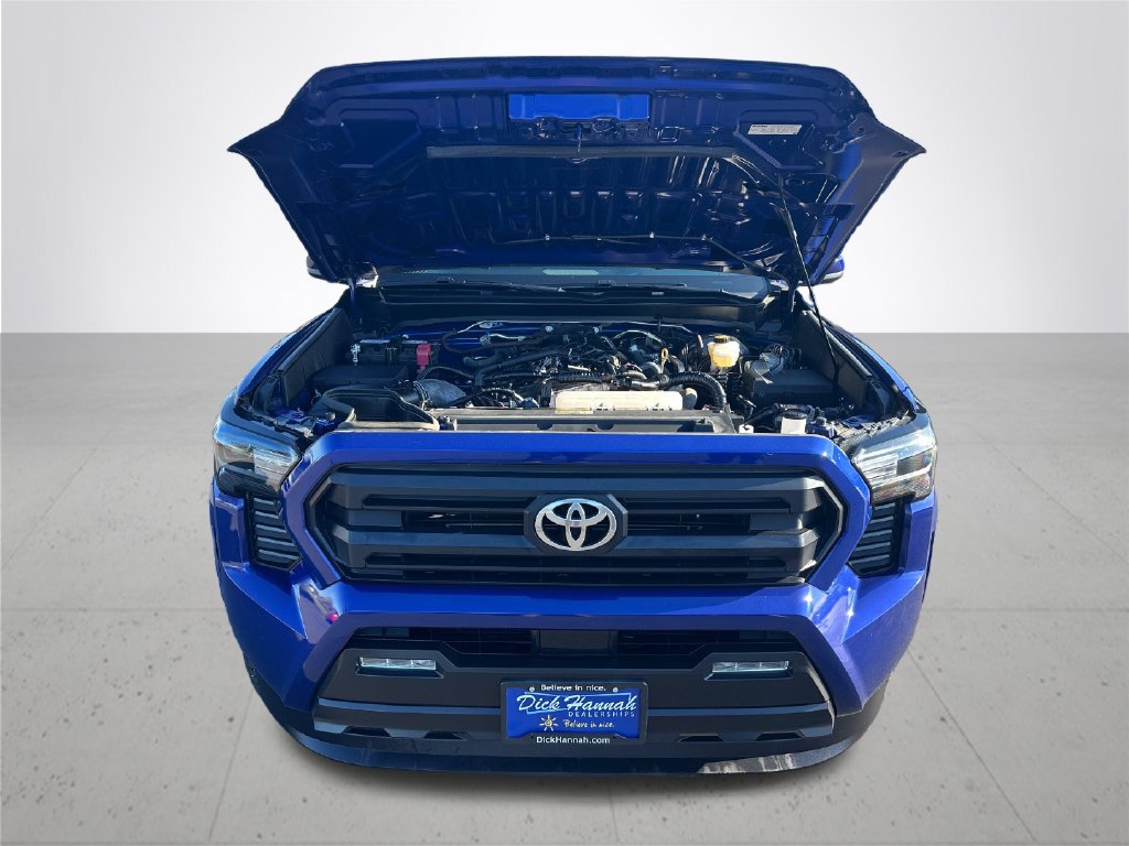 Certified 2024 Toyota Tacoma SR5 AWD/4WD image 5