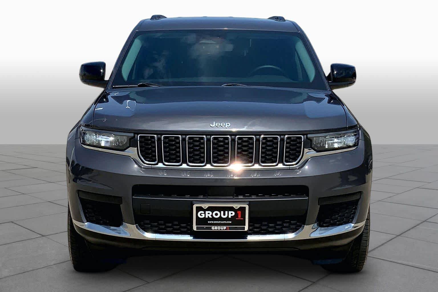 Used 2022 Jeep Grand Cherokee L Laredo w/ Luxury Tech Group I RWD image 4