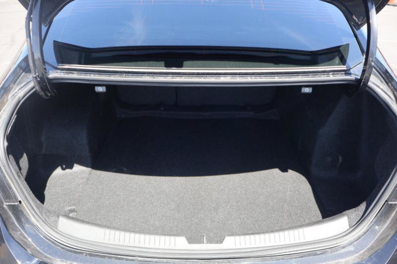 Used 2022 Chevrolet Malibu LT FWD image 11