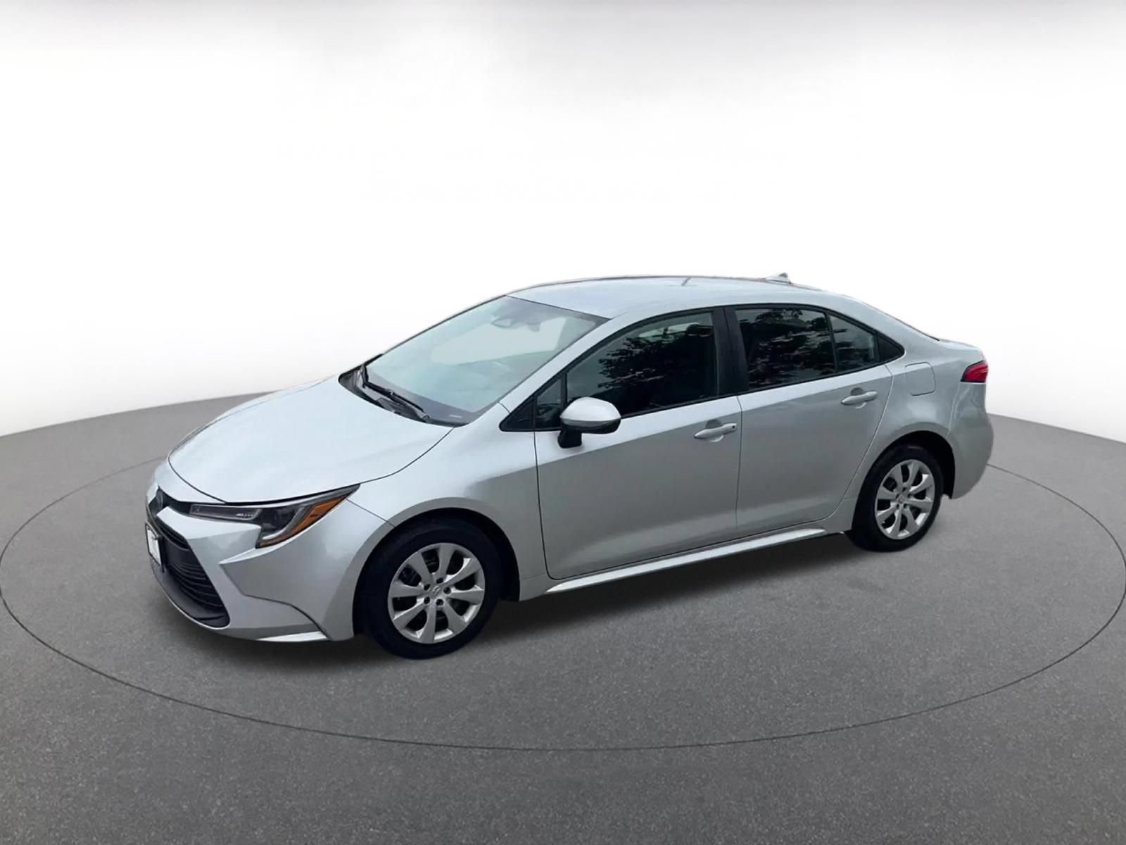 Used 2025 Toyota Corolla LE FWD image 7