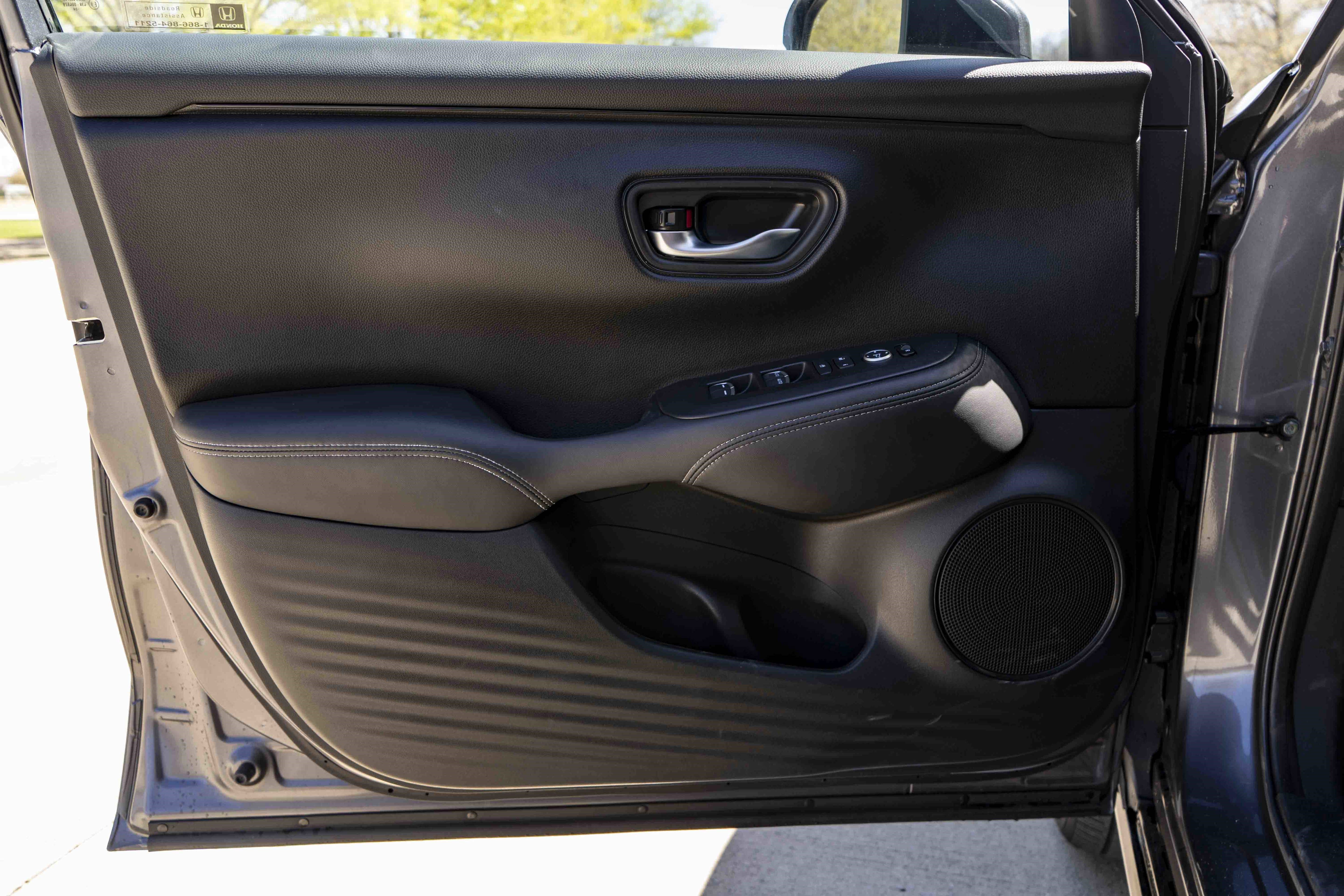 Used 2025 Honda HR-V EX-L image 39