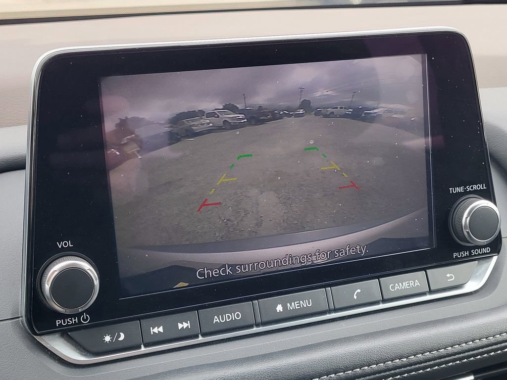 Used 2023 Nissan Rogue SV image 16