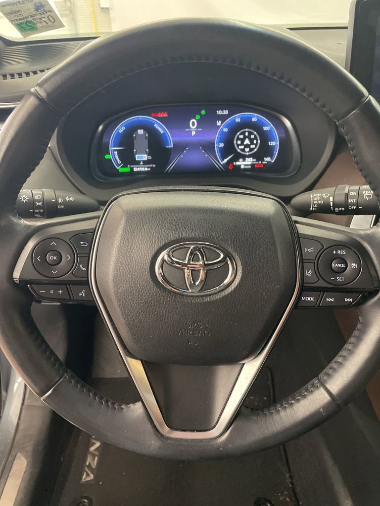 Used 2023 Toyota Venza Limited image 10