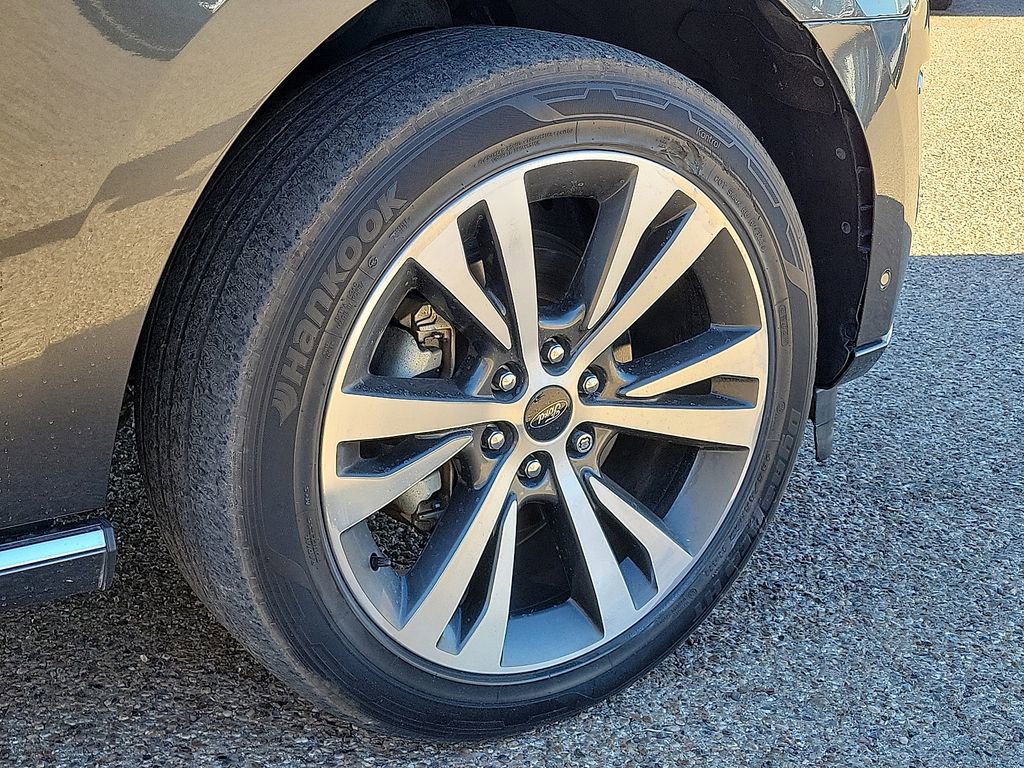 Used 2021 Ford Expedition Platinum image 12