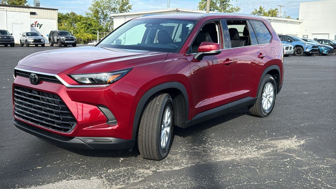 New 2026 Toyota Grand Highlander XLE image 3
