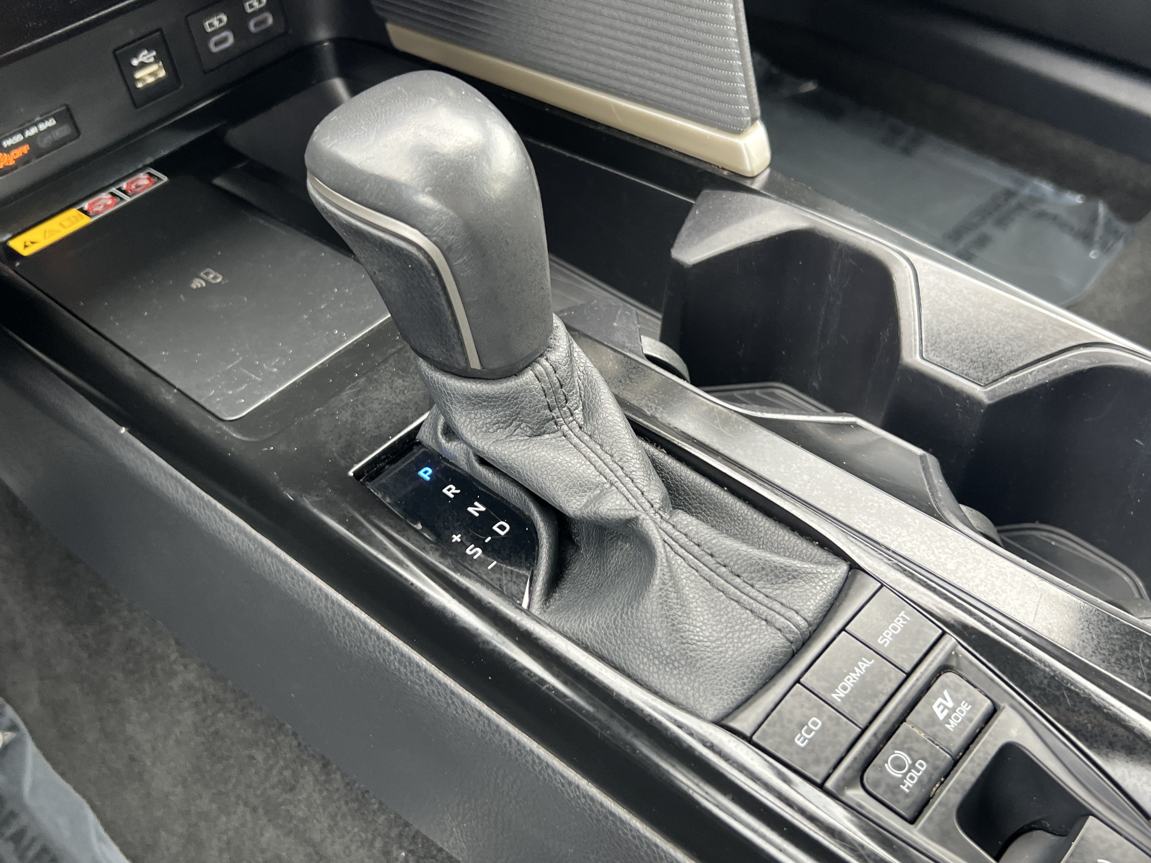 Used 2025 Toyota Camry SE FWD image 30