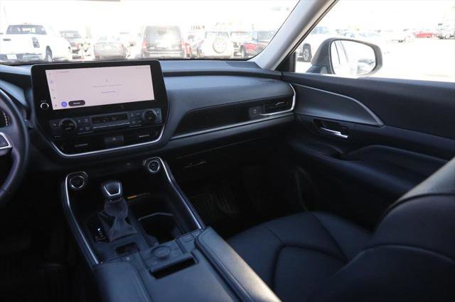 Certified 2025 Toyota Grand Highlander AWD image 26