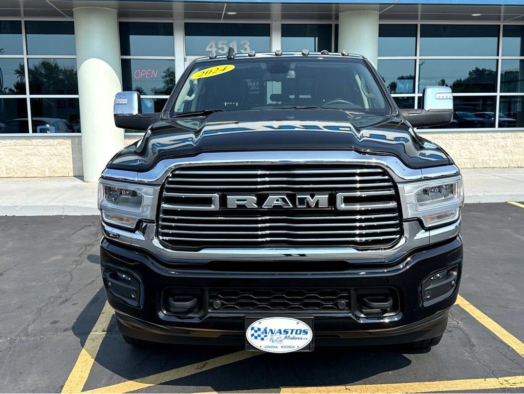 Used 2024 RAM 2500 Laramie AWD/4WD image 2