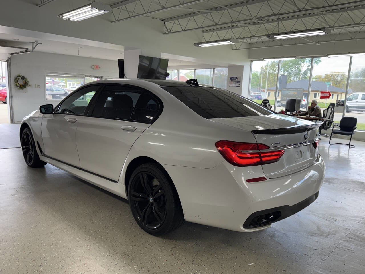 Used 2017 BMW 750i xDrive AWD/4WD image 7