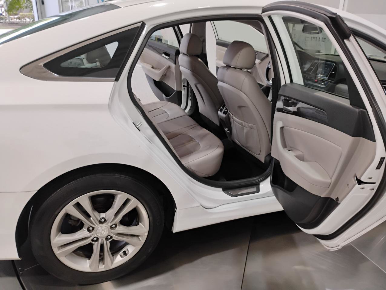 Used 2018 Hyundai Sonata Limited image 53