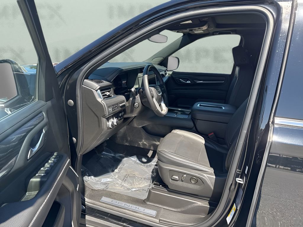 Used 2022 GMC Yukon XL Denali w/ Max Trailering Package AWD/4WD image 11