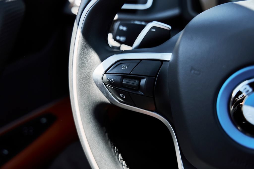 Used 2019 BMW i8 Coupe AWD/4WD image 47