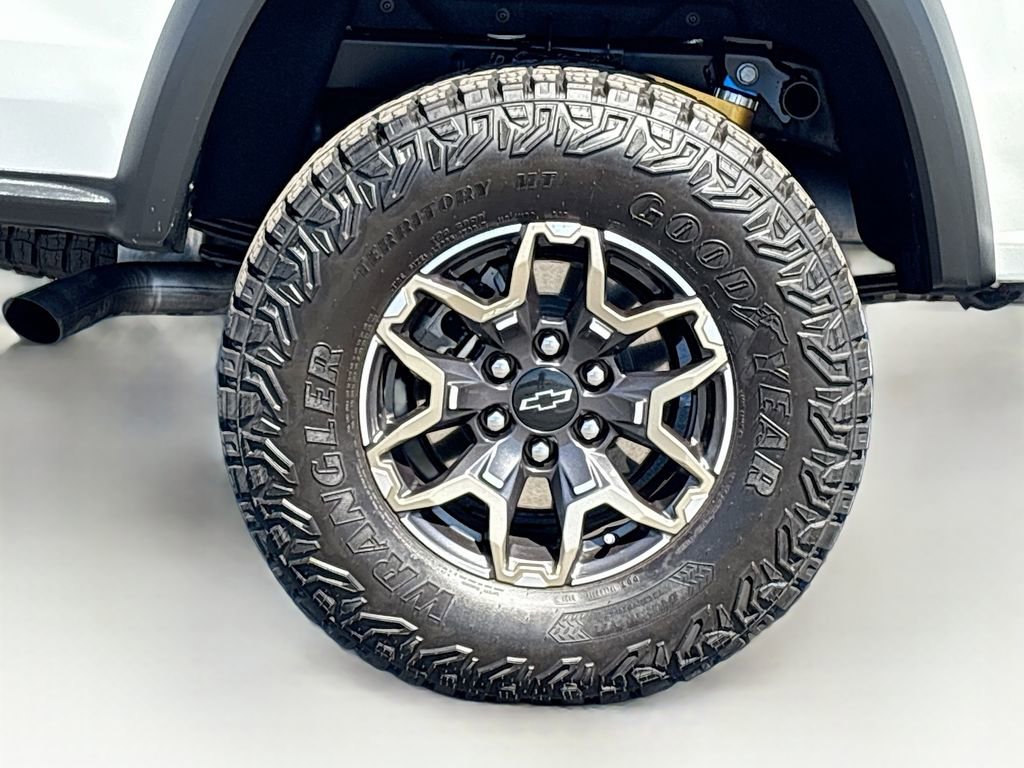 Used 2024 Chevrolet Colorado ZR2 w/ Technology Package image 32