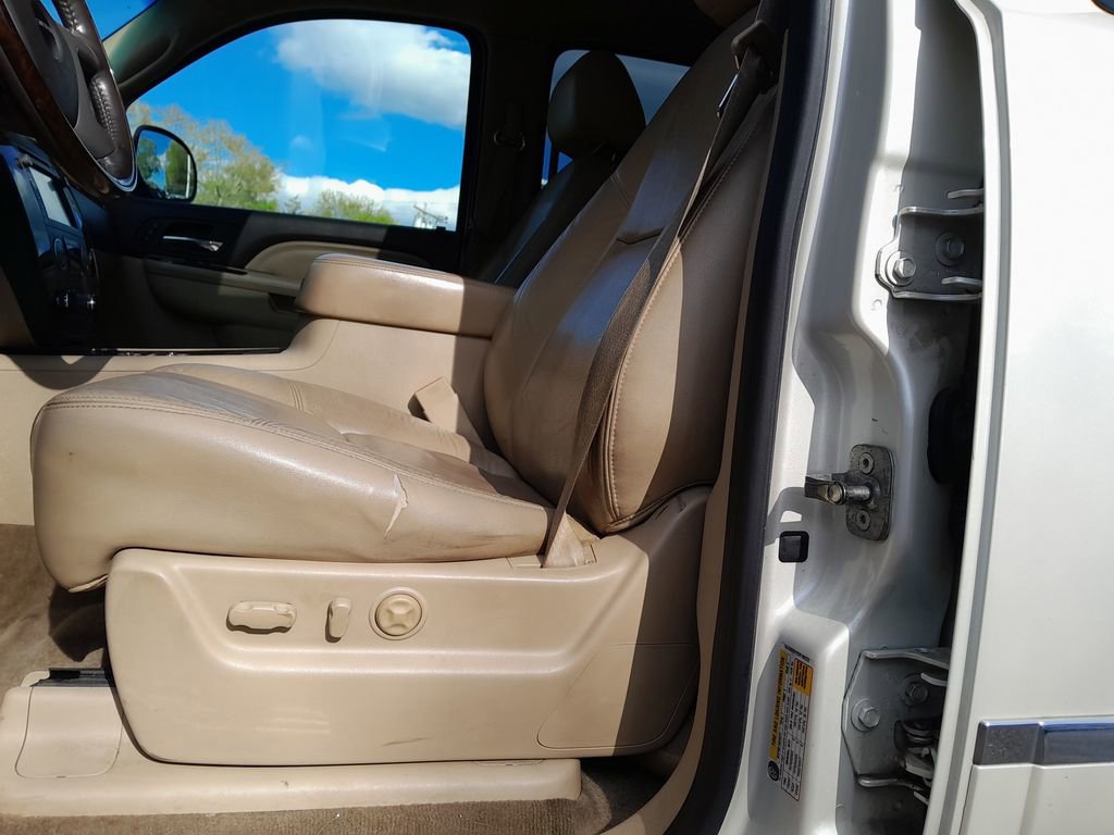 Used 2012 GMC Yukon Denali AWD/4WD image 13