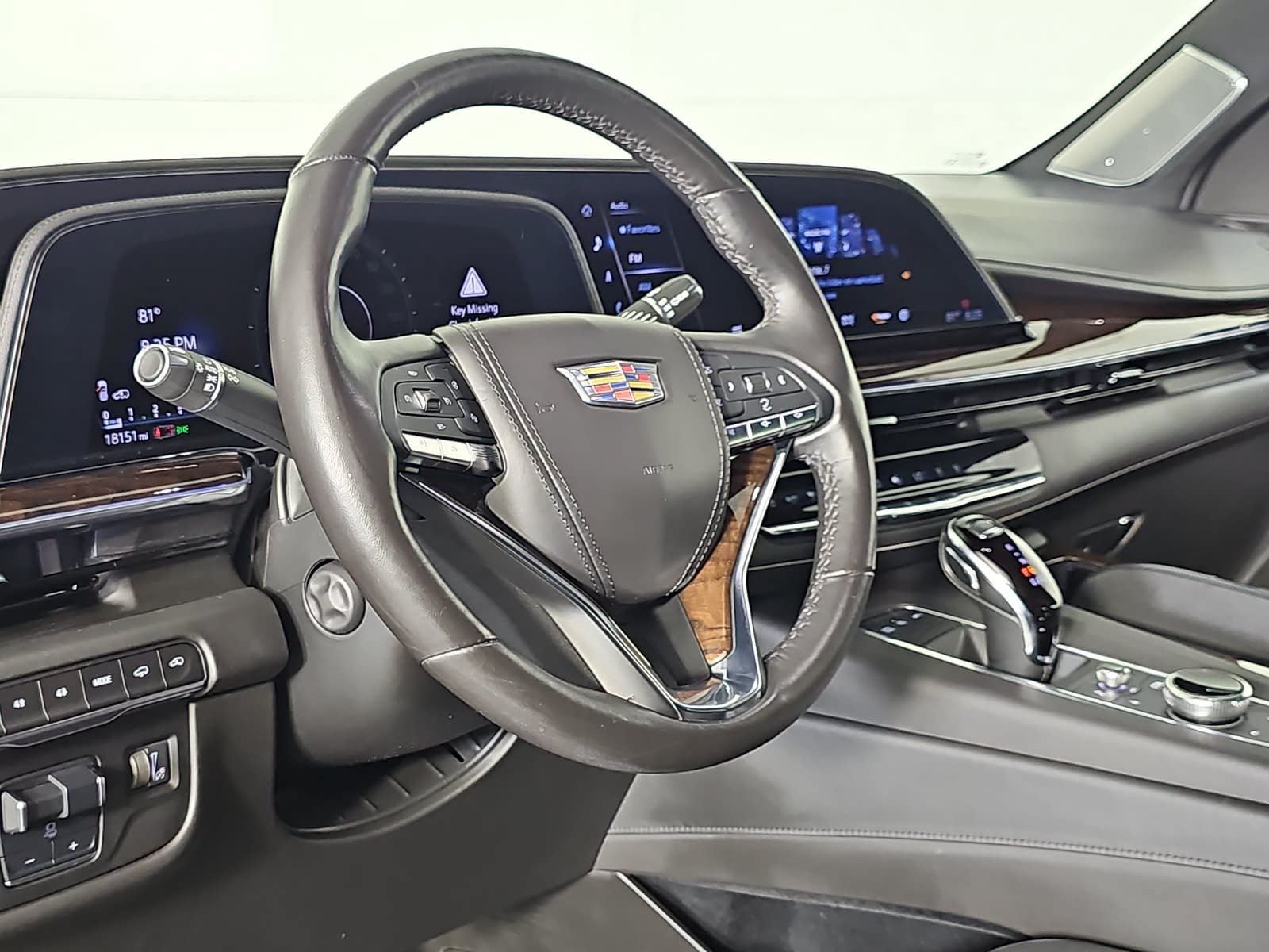 Used 2023 Cadillac Escalade ESV Sport Platinum w/ LPO, ONYX Package AWD/4WD image 16