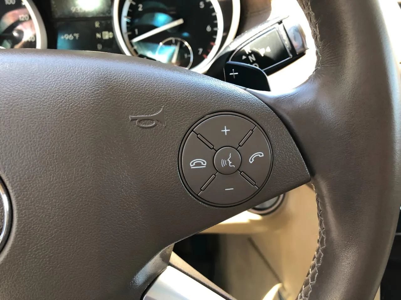 Used 2010 Mercedes-Benz GL 450 4MATIC image 25
