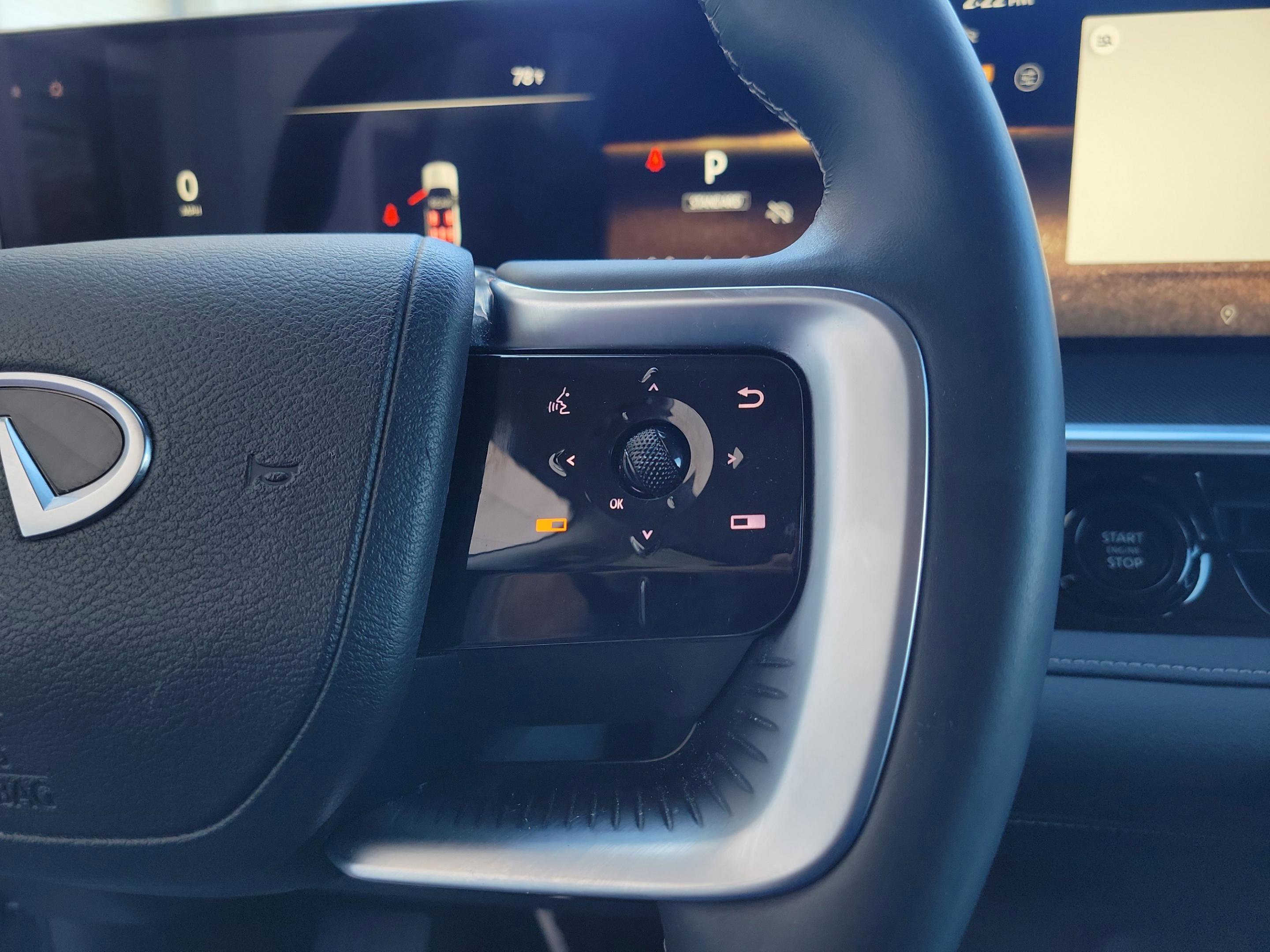 Certified 2025 INFINITI QX80 Luxe image 11