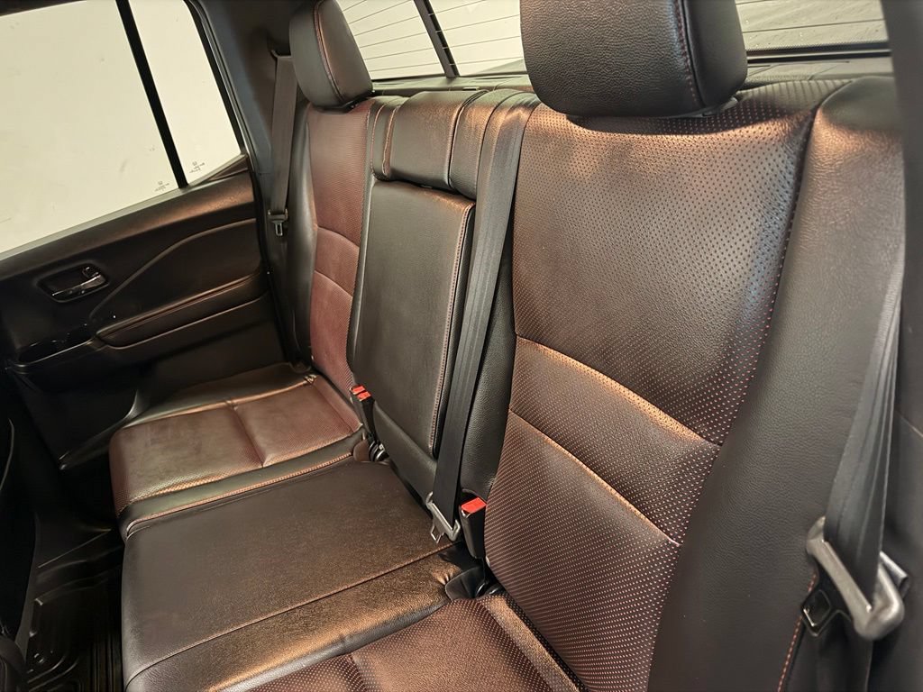 Used 2025 Honda Ridgeline Black Edition image 12