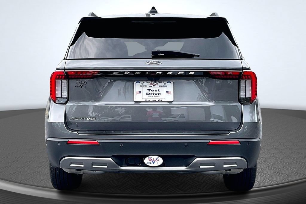 Used 2026 Ford Explorer Active w/ Active Comfort Package RWD image 6