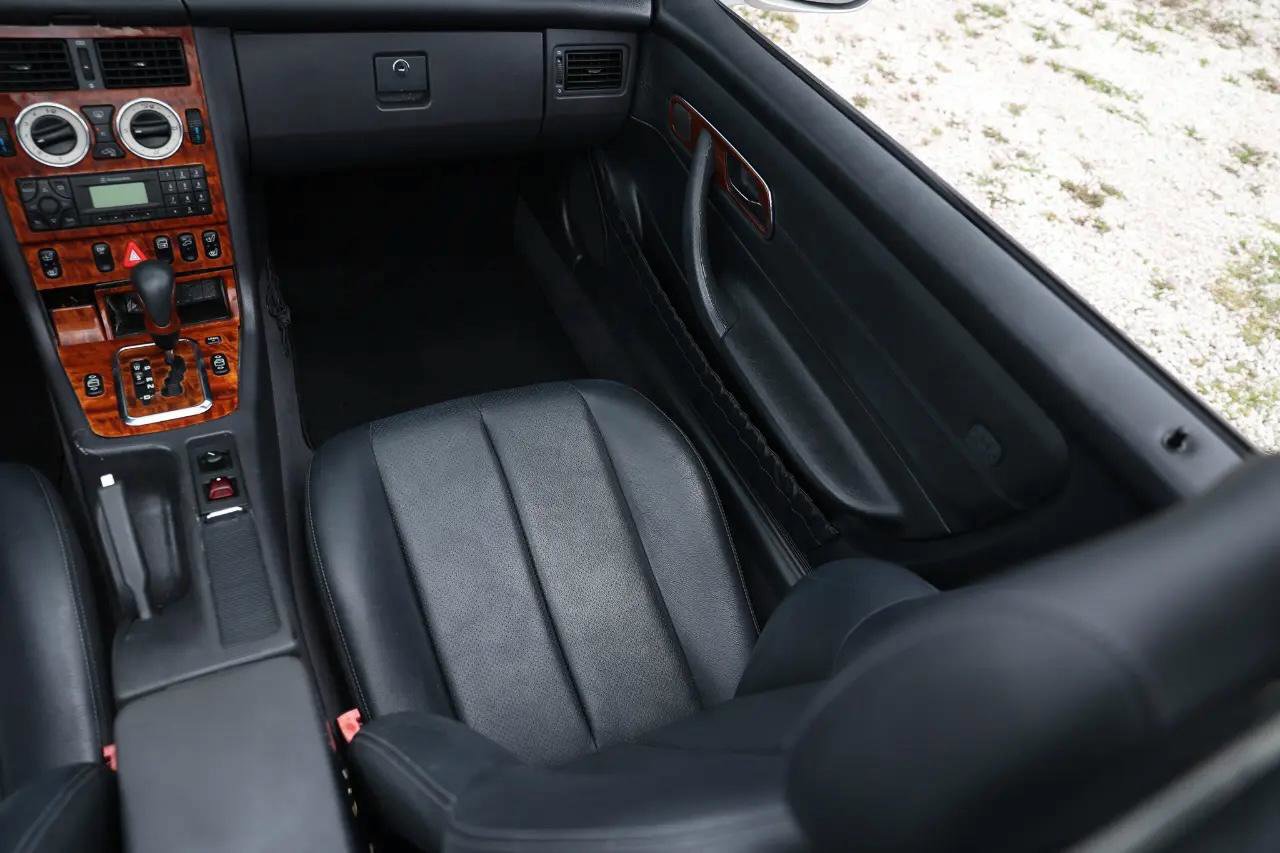 Used 2001 Mercedes-Benz SLK 320 image 16