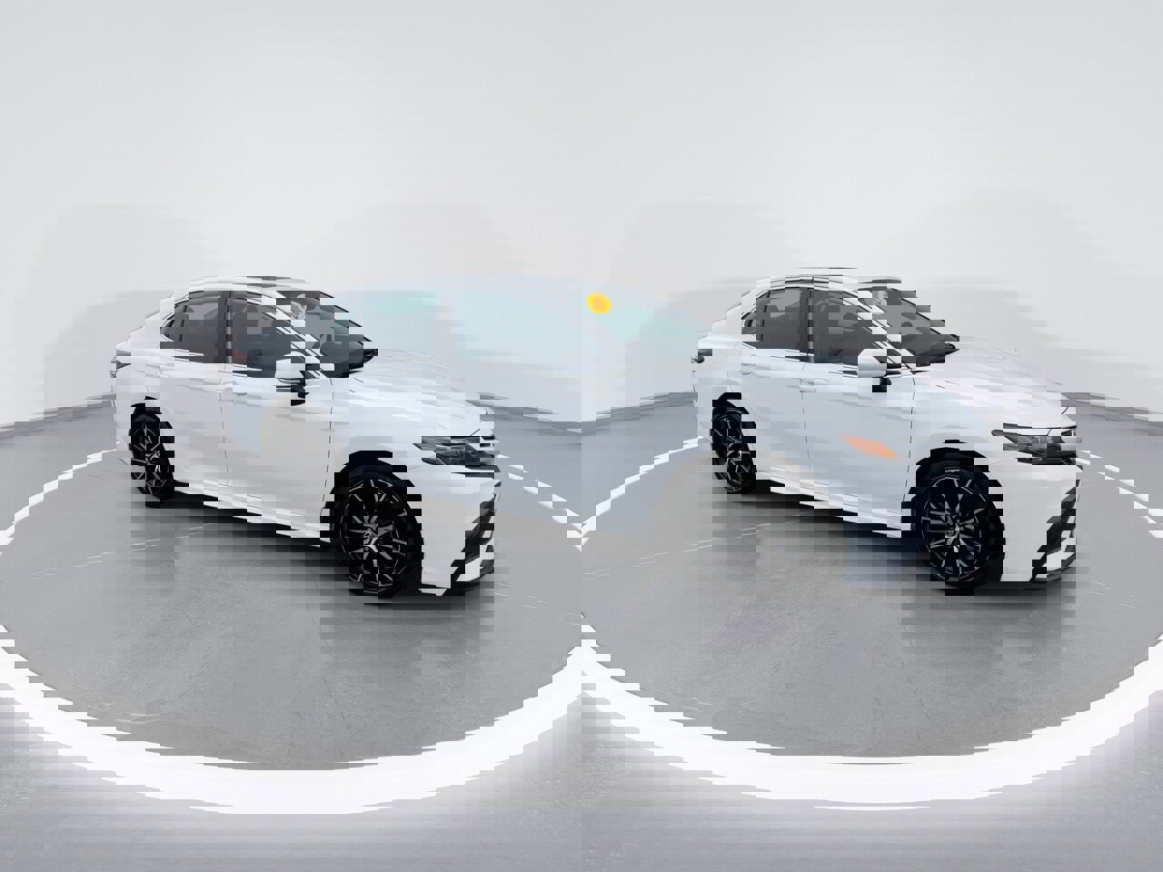 Used 2021 Toyota Camry SE w/ Cold Weather Package image 25