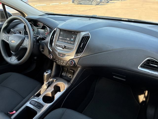 Used 2017 Chevrolet Cruze LT w/ Convenience Package FWD image 15