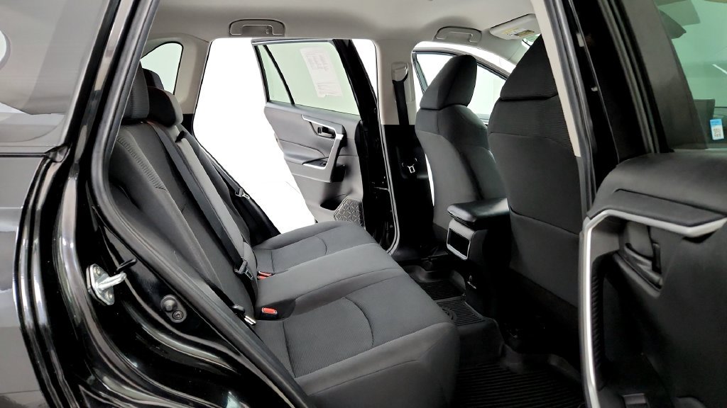 Certified 2021 Toyota RAV4 LE AWD/4WD image 18
