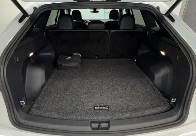 Used 2021 Volkswagen Atlas Cross Sport SEL R-Line image 10