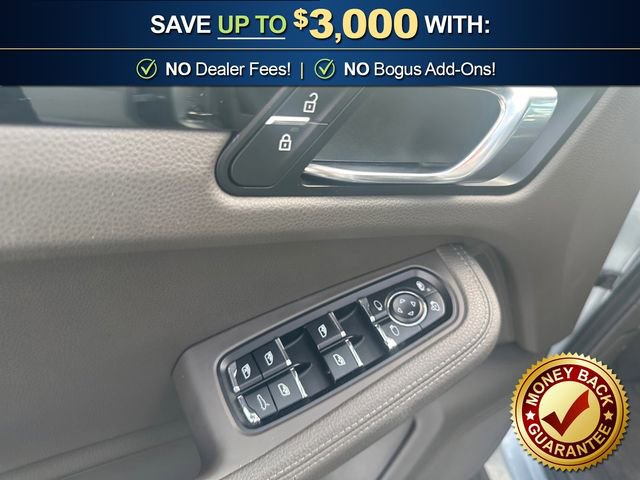 Used 2019 Porsche Macan AWD/4WD image 16