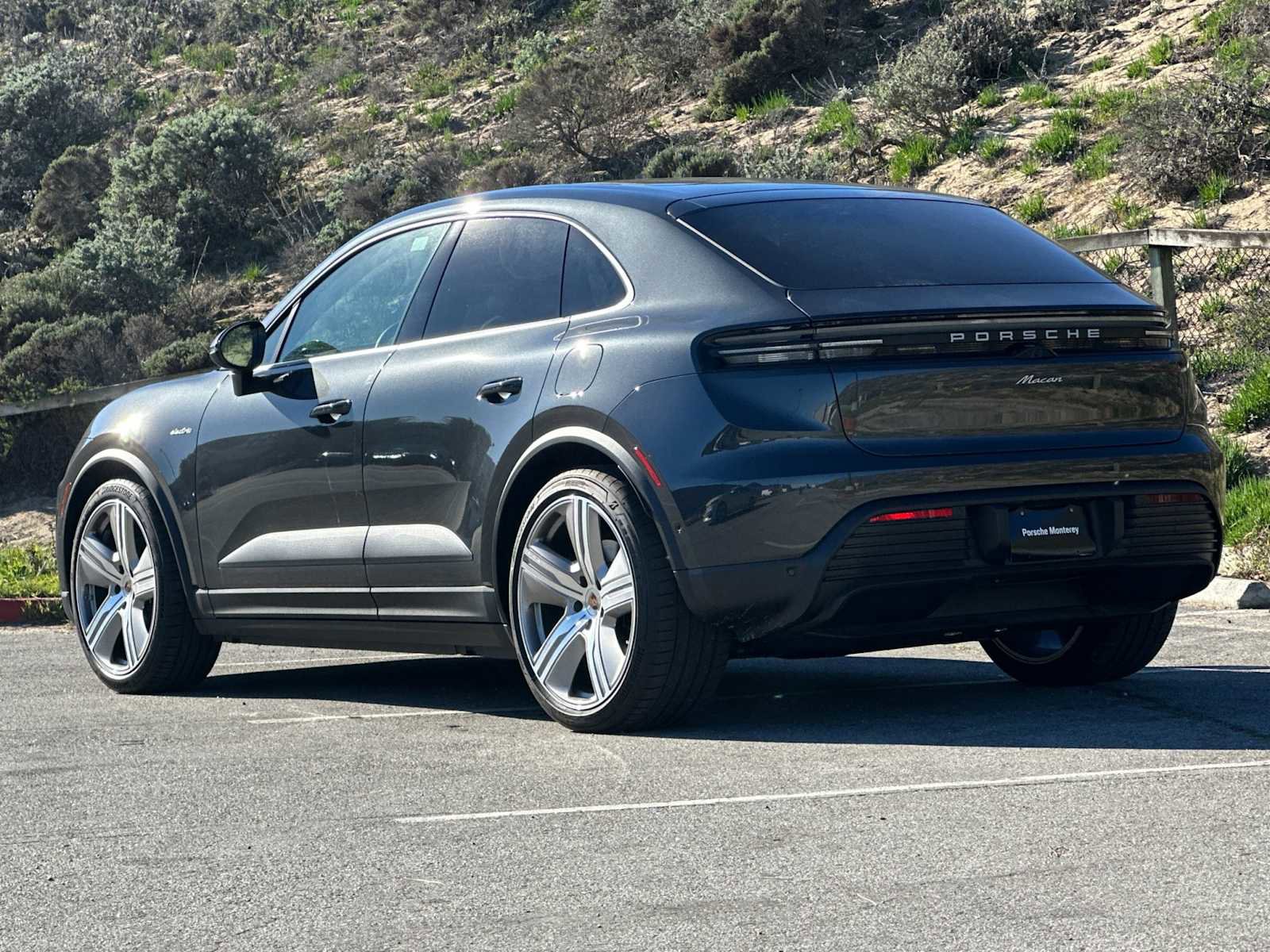 New 2025 Porsche Macan Electric RWD image 3